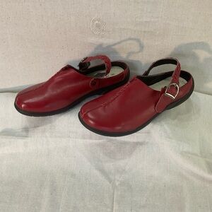 RED  leather Braided Straps Clogs——size 8 EXCELLENT CONDITION